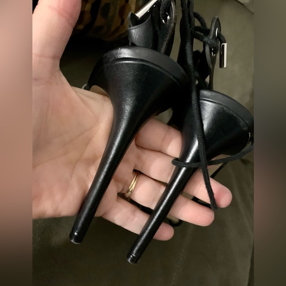 GUESS Black Leather SHOES Sandals 8.5 Stiletto Heel, Open Toe, Back Lace-up - Picture 10 of 12